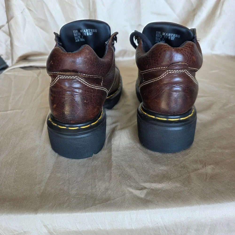 Dr. Martens 9373 Vintage Brown Leather LowAnkle Boots Mens Size 7 UK Chunky Sole